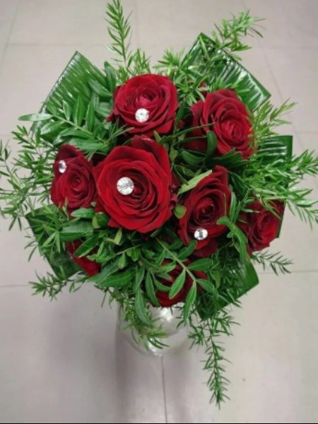 Morsiuskimppu yksinkertainen punainen